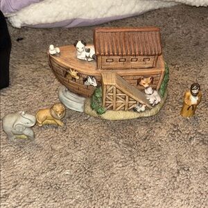 Noah's Ark Decorative Figurine Set - Brown